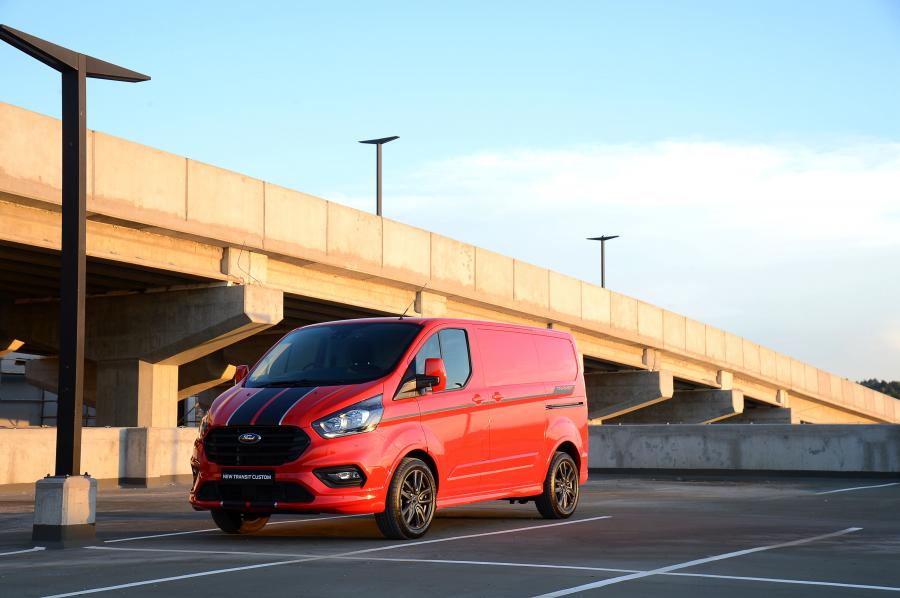  Ford Transit Custom Sport 2018 года  (ZA) (фото 1 из 25)